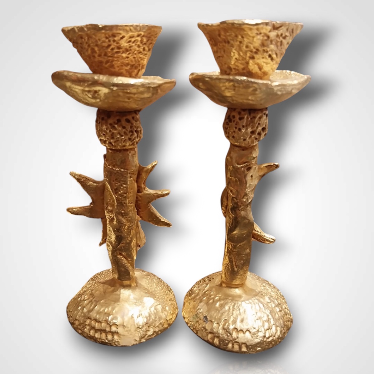 Pierre Casenove (1943-), paire de bougeoirs en bronze doré, XXe-photo-2