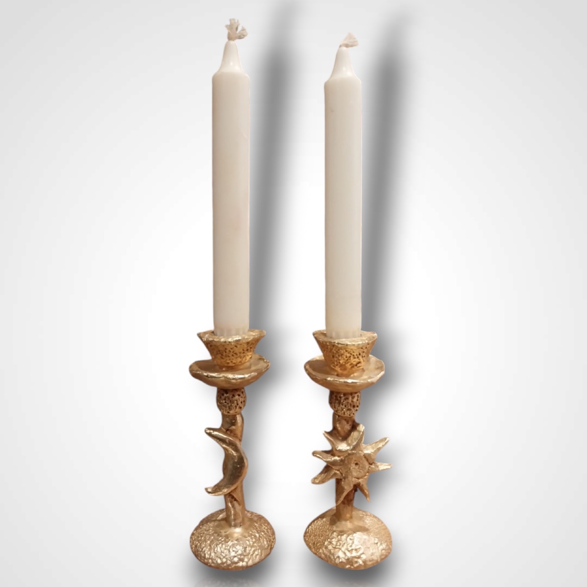 Pierre Casenove (1943-), paire de bougeoirs en bronze doré, XXe-photo-4