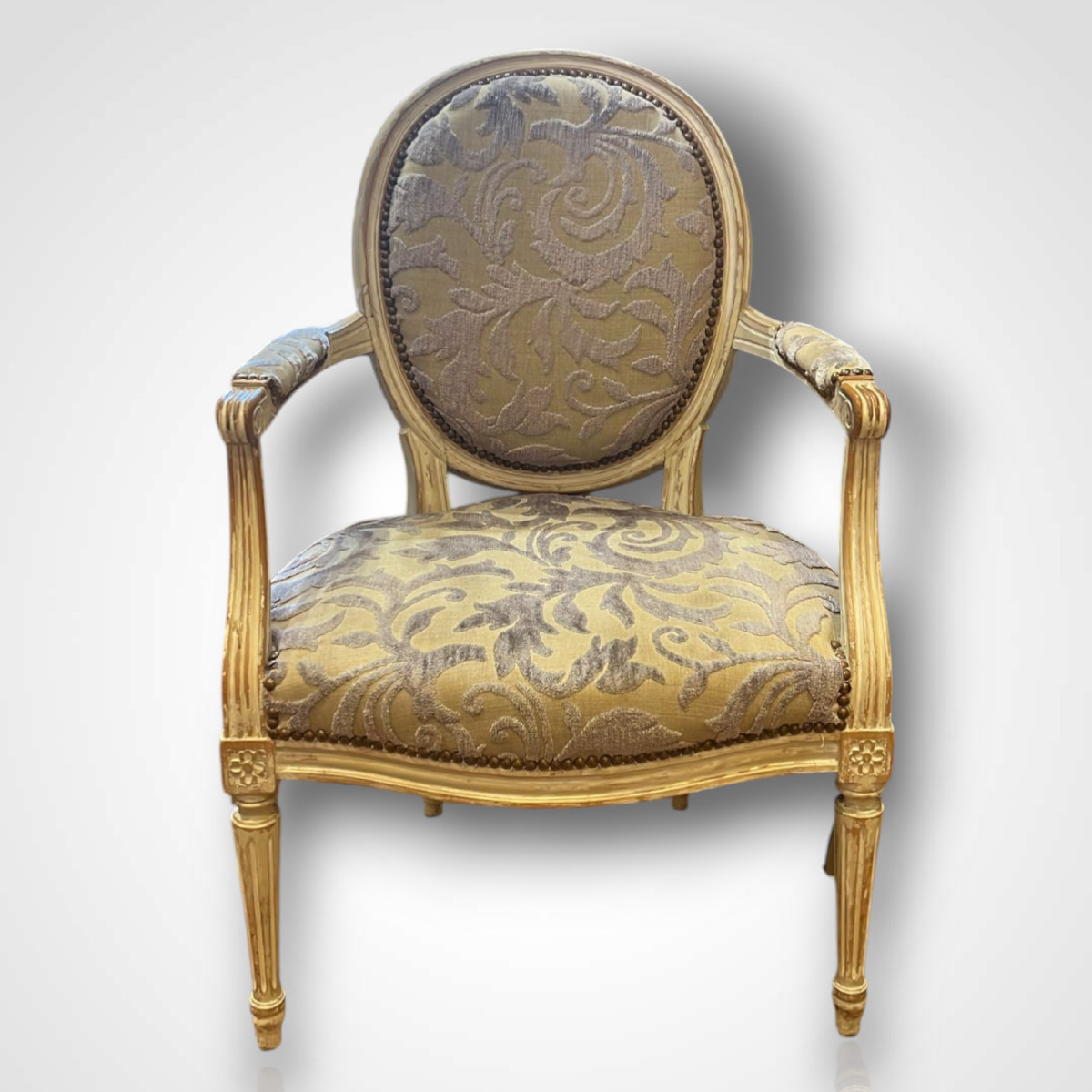 Paire de fauteuils de style Louis XVI, XXe