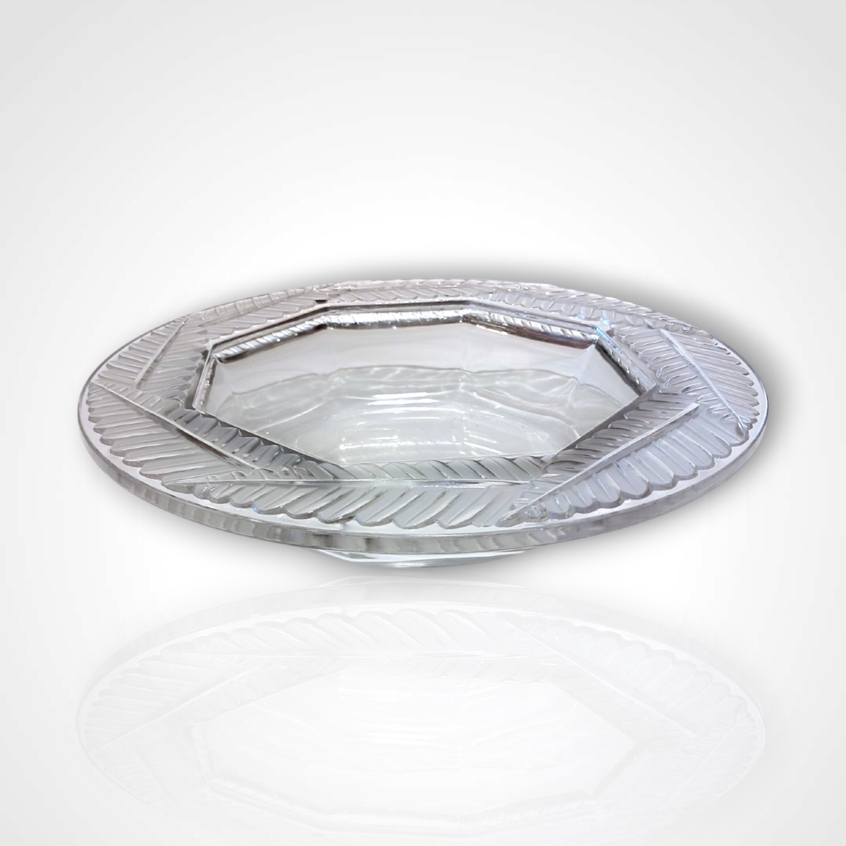 Lalique, Hesperides Model Bowl, 20th Century-photo-2