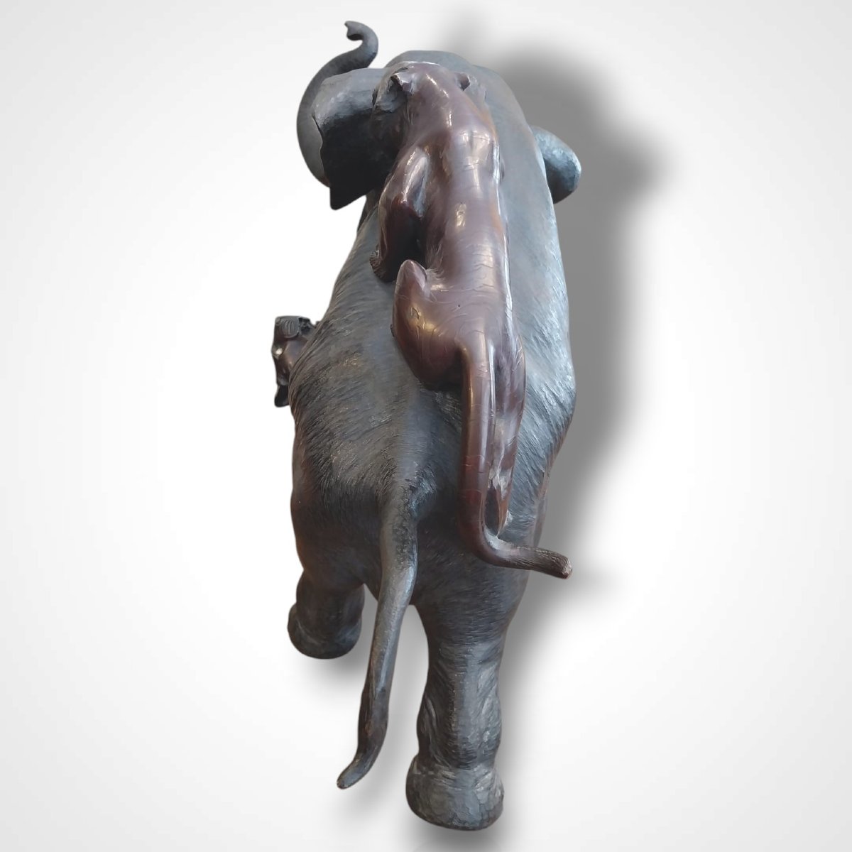 Bronze d’un éléphant attaqué par deux tigres, Japon, fin XIXe-photo-6
