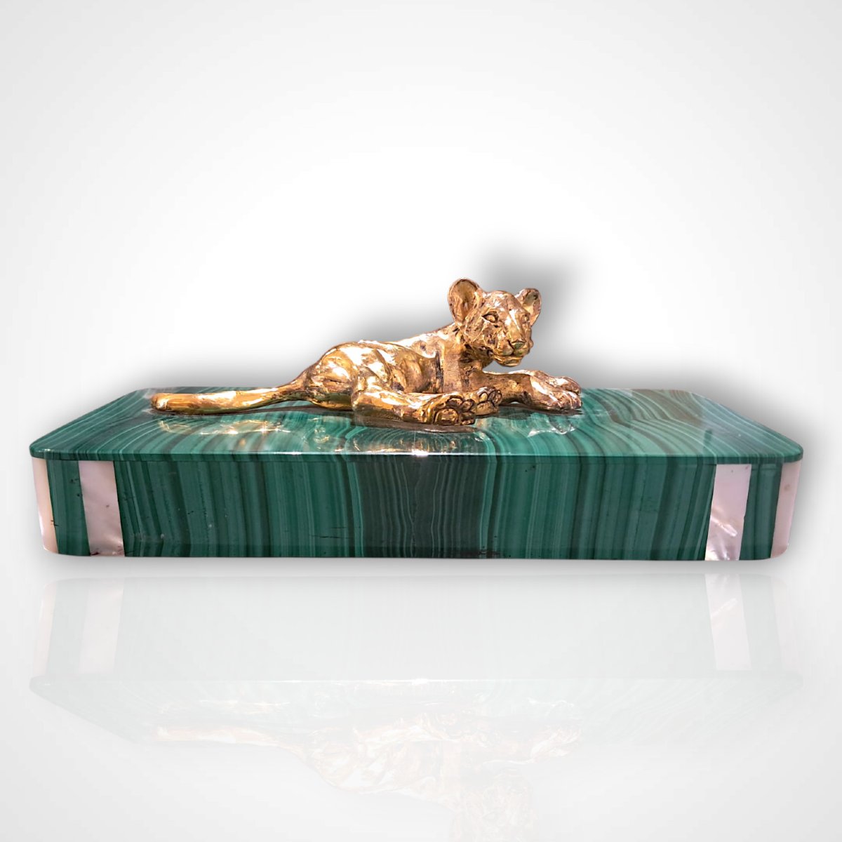 Lionceau en vermeil sur socle en malachite, XXe-photo-1