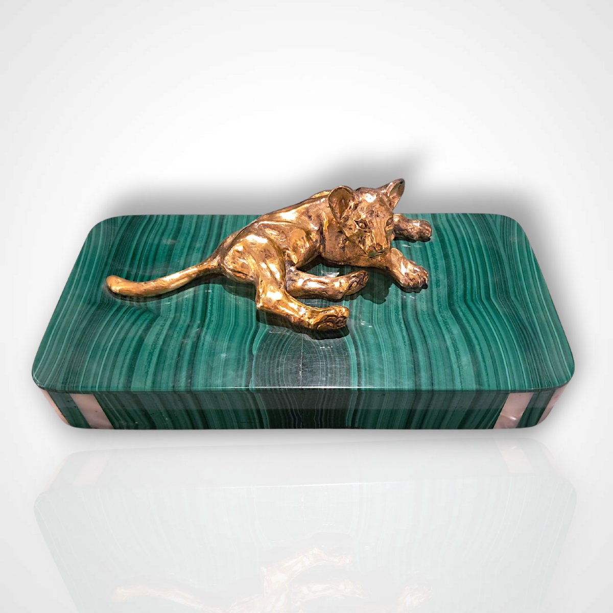 Lionceau en vermeil sur socle en malachite, XXe