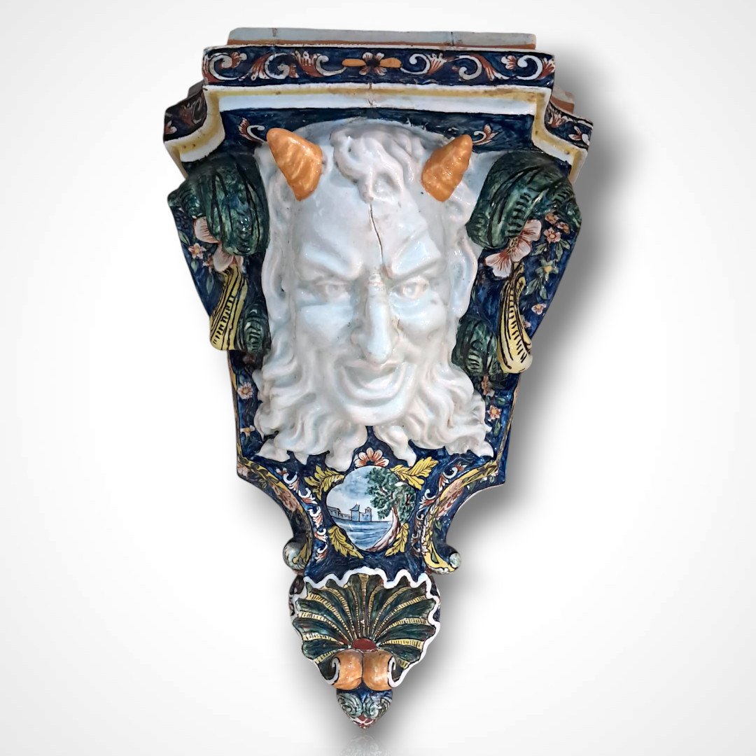 Console d’applique en faïence de Rouen, XIXe