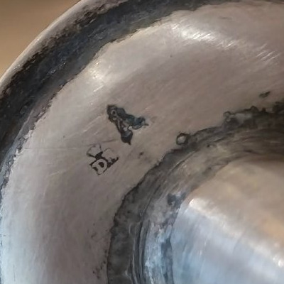 Paire de flambeaux en argent massif d’époque XVIIIe siècle.-photo-7