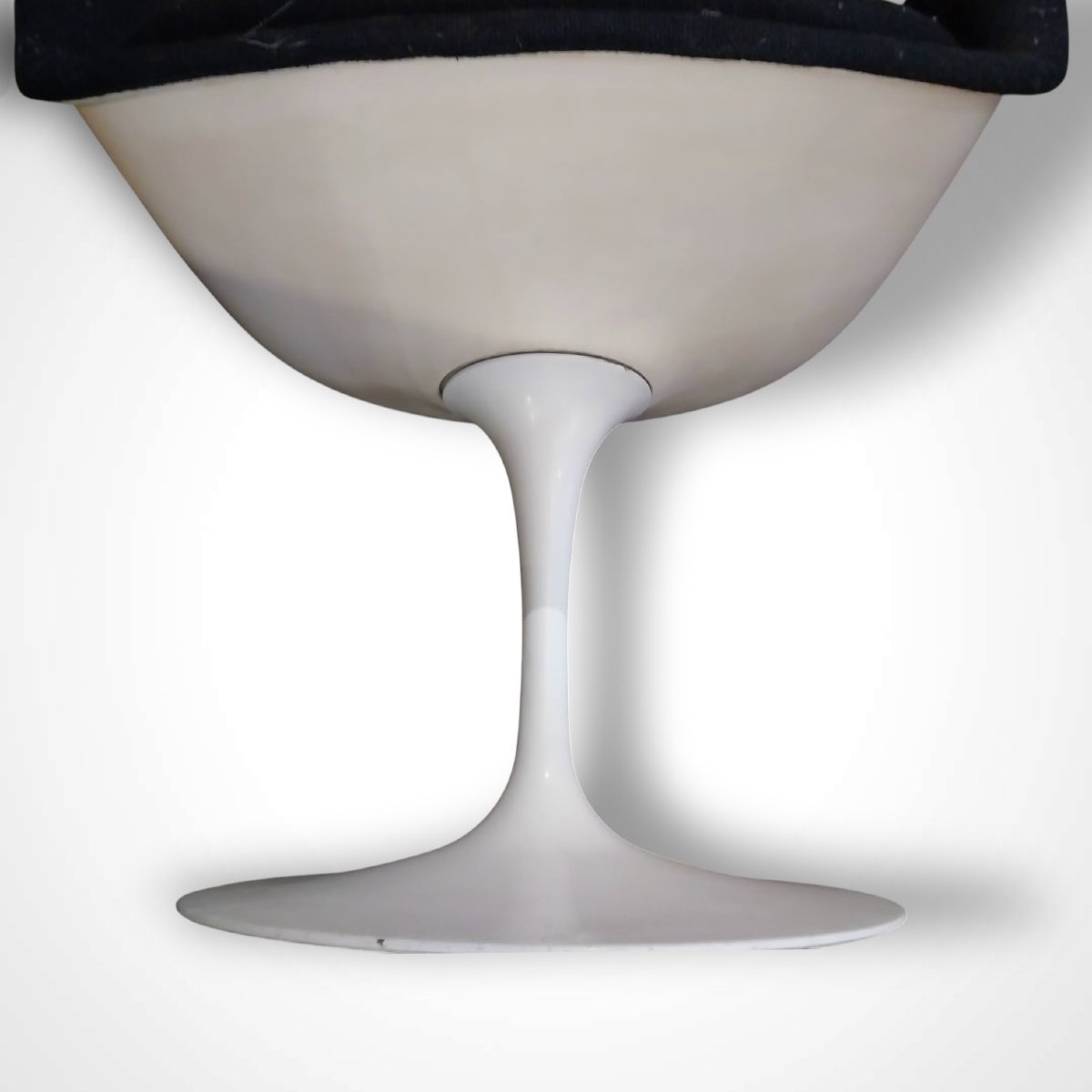 Saarinen For Knoll, Pair Of Saarinen Tulip Armchairs, 20th Century-photo-1