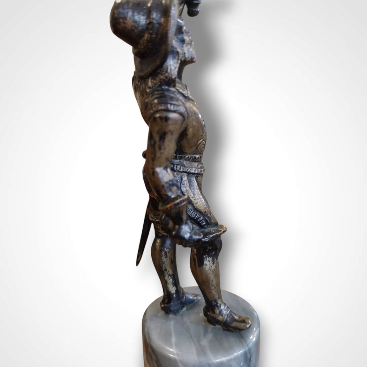 Paire de statuettes en bronze sur leurs socles en marbre, XIXe-photo-5