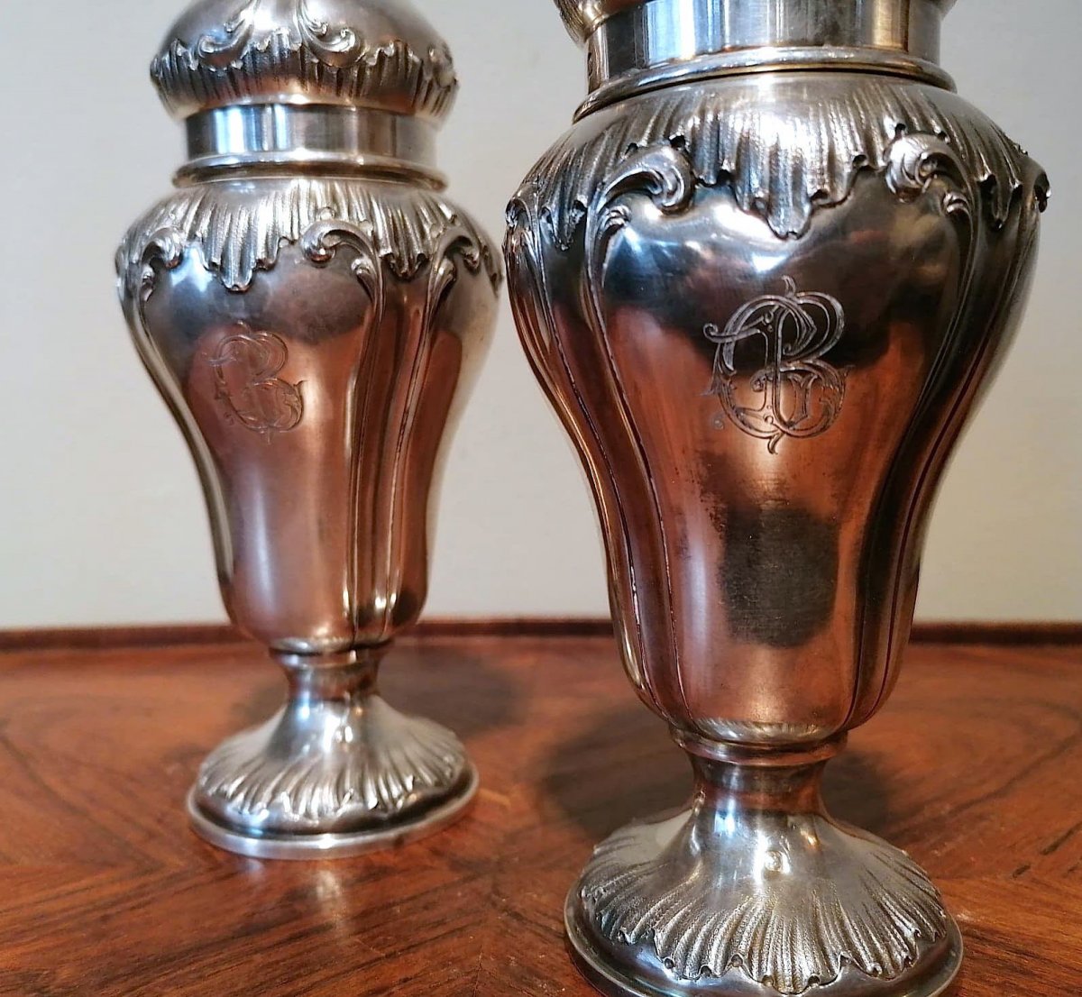 Paire De Saupoudreuses En Argent Style Louis XV-photo-3
