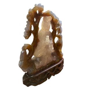 Statuette Chinoise En Quartz Et Agate Montée Sur Socle En Bois