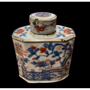 Bo&icirc;te &agrave; Th&eacute; En Porcelaine De Chine D&eacute;but XVIIIe