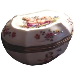 Meissen Porcelain Box, 19th Century.