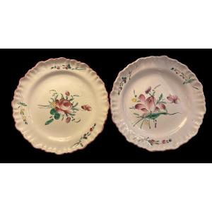 Pair Of Earthenware Plates From Moustiers, 18th Century