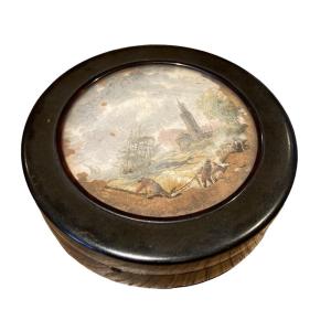 Boîte Ronde en Écaille de Tortue Ornée D’une Miniature, Fin XIXe