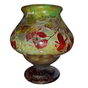 Daum Nancy, Vase With Rosehips, 20th Century