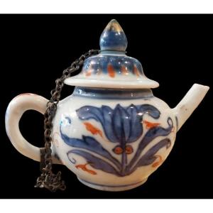 Théière Miniature, Porcelaine De Chine Imari, Compagnie Des Indes,  XVIIIe Siècle