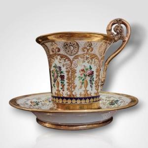 Tasse et sous-tasse en porcelaine de Paris, début XIXe