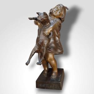 Juan Clara (1875-1958), Bronze Of A Girl Playing With Her Cat, 20th Century