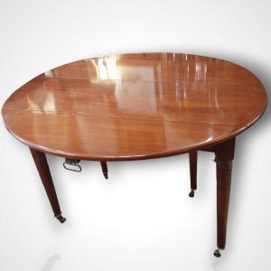 Table en acajou à volets, fin XVIII