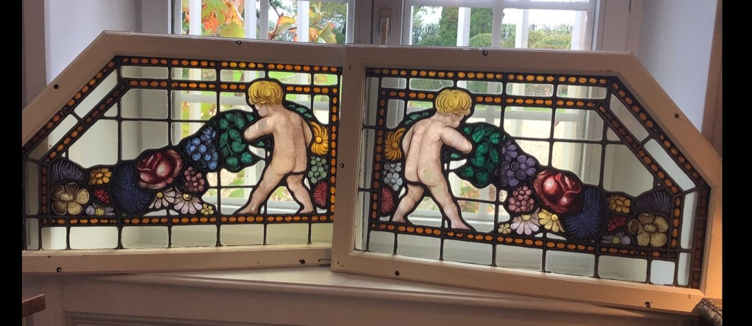Paire de vitraux  «aux Chérubins» Art Nouveau époque 1900