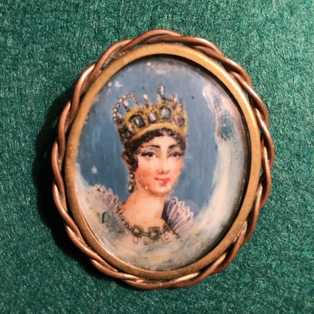 "josephine" Medallion Brooch, Painted On Glass, Early 19th Century