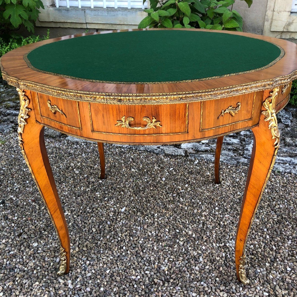 Table à jeux style Louis XV ronde,  XXe