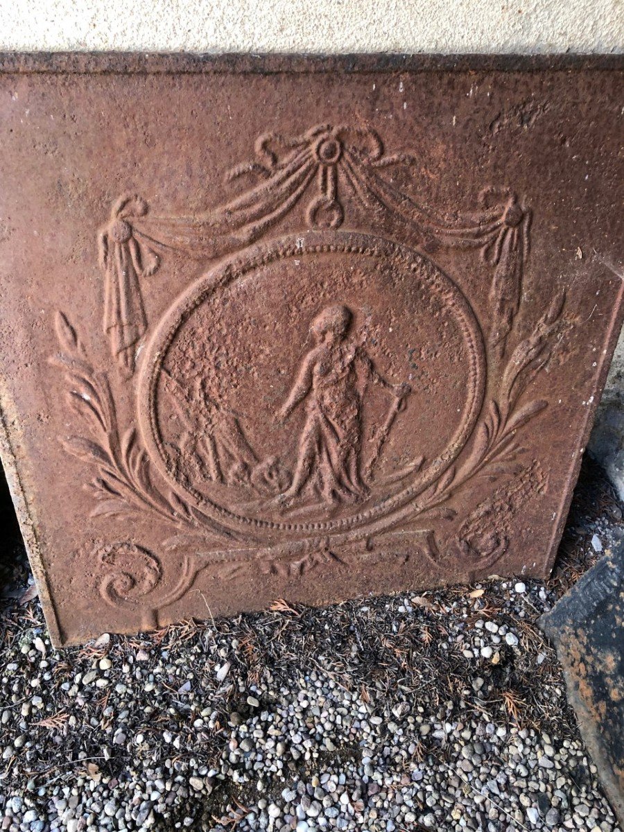 End Of 18th Century Cast Iron Fireback "les Moissons"