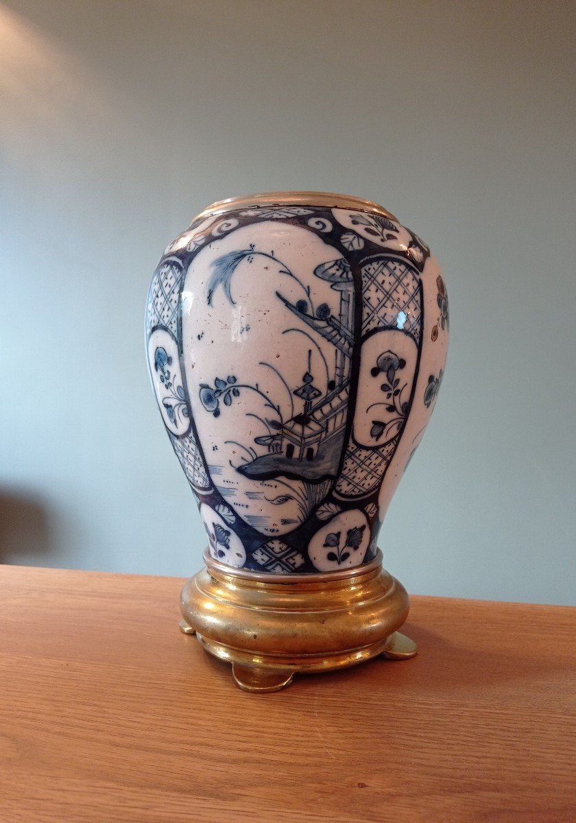 Delft , Vase Ovoïde 18 ème  siècle 