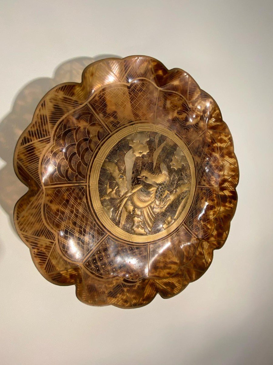 Japan 19th Century, Polylobed Dish Decorated With Golden Peacocks-photo-3
