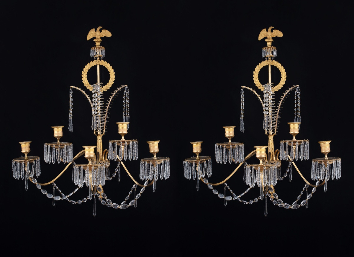 Paire d'appliques importantes en bronze doré et cristal, France, vers 1805