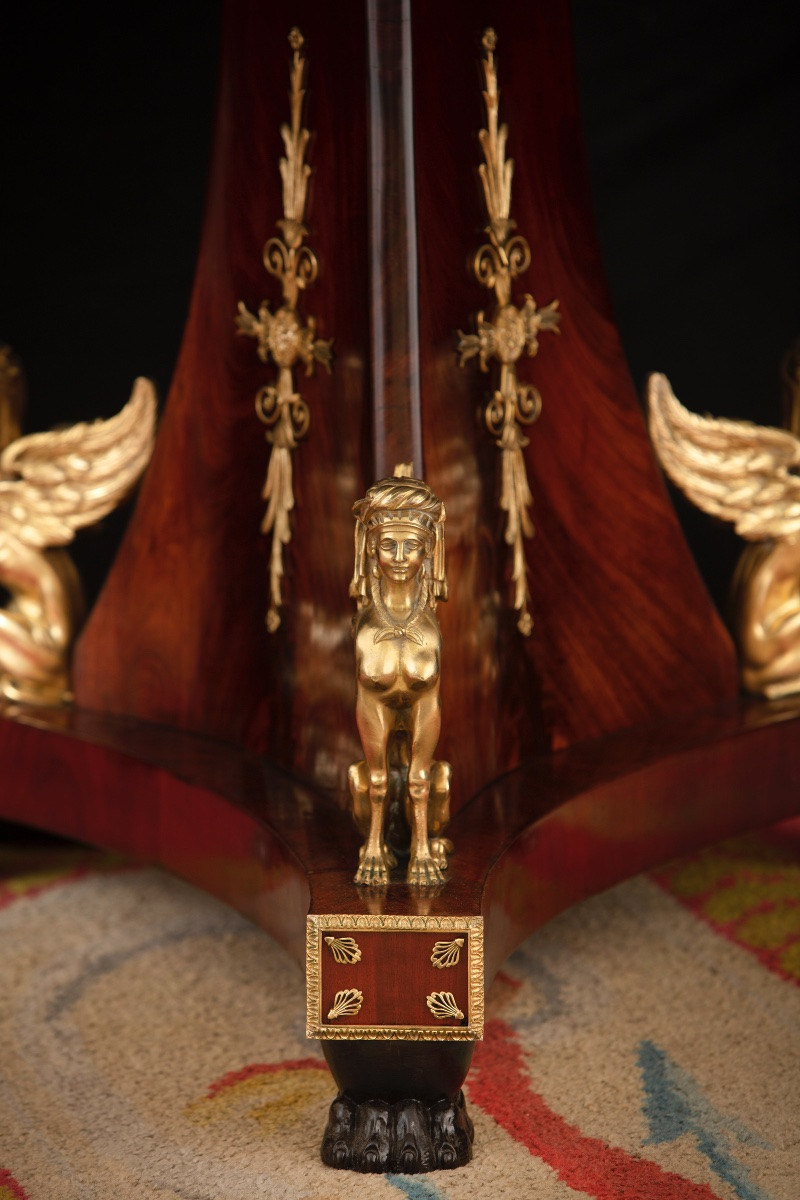 Importante table de milieu en acajou avec plateau en marbre, première moitié du XIXe siècle-photo-2