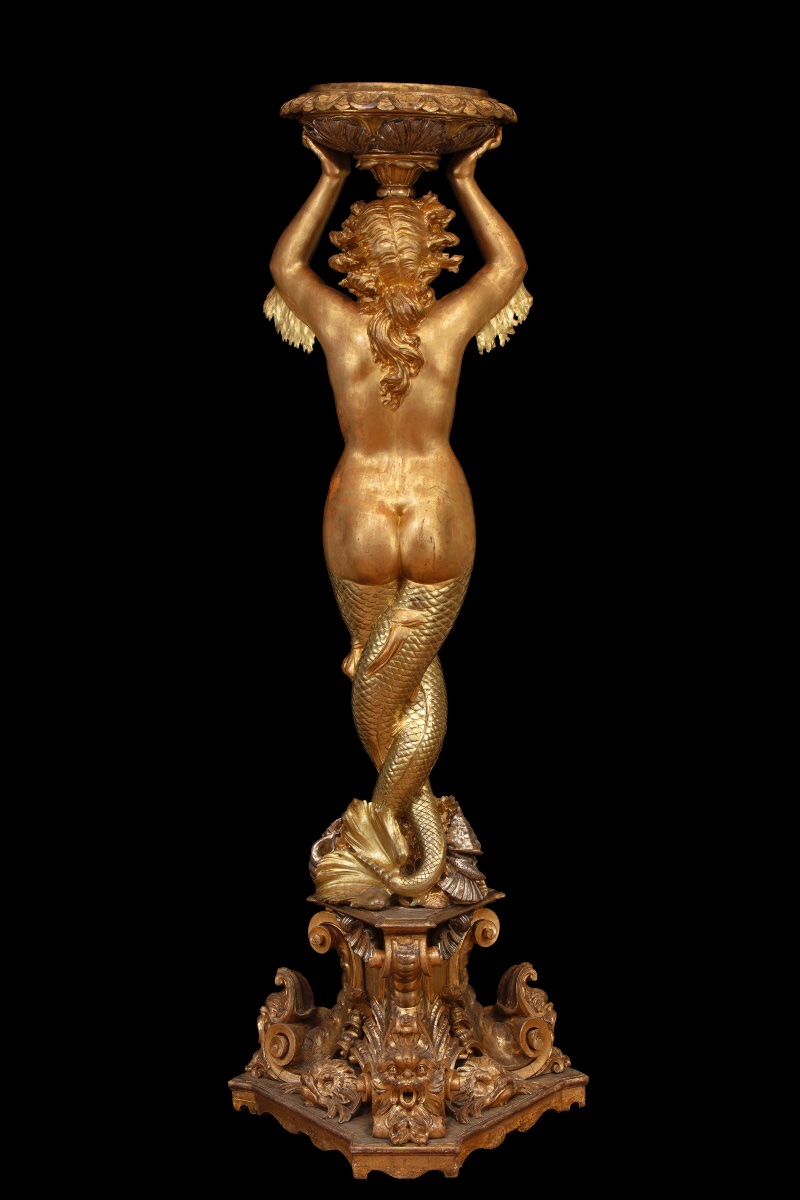 Grande sculpture en bois sculpté et doré représentant une sirène tenant un vase-photo-4