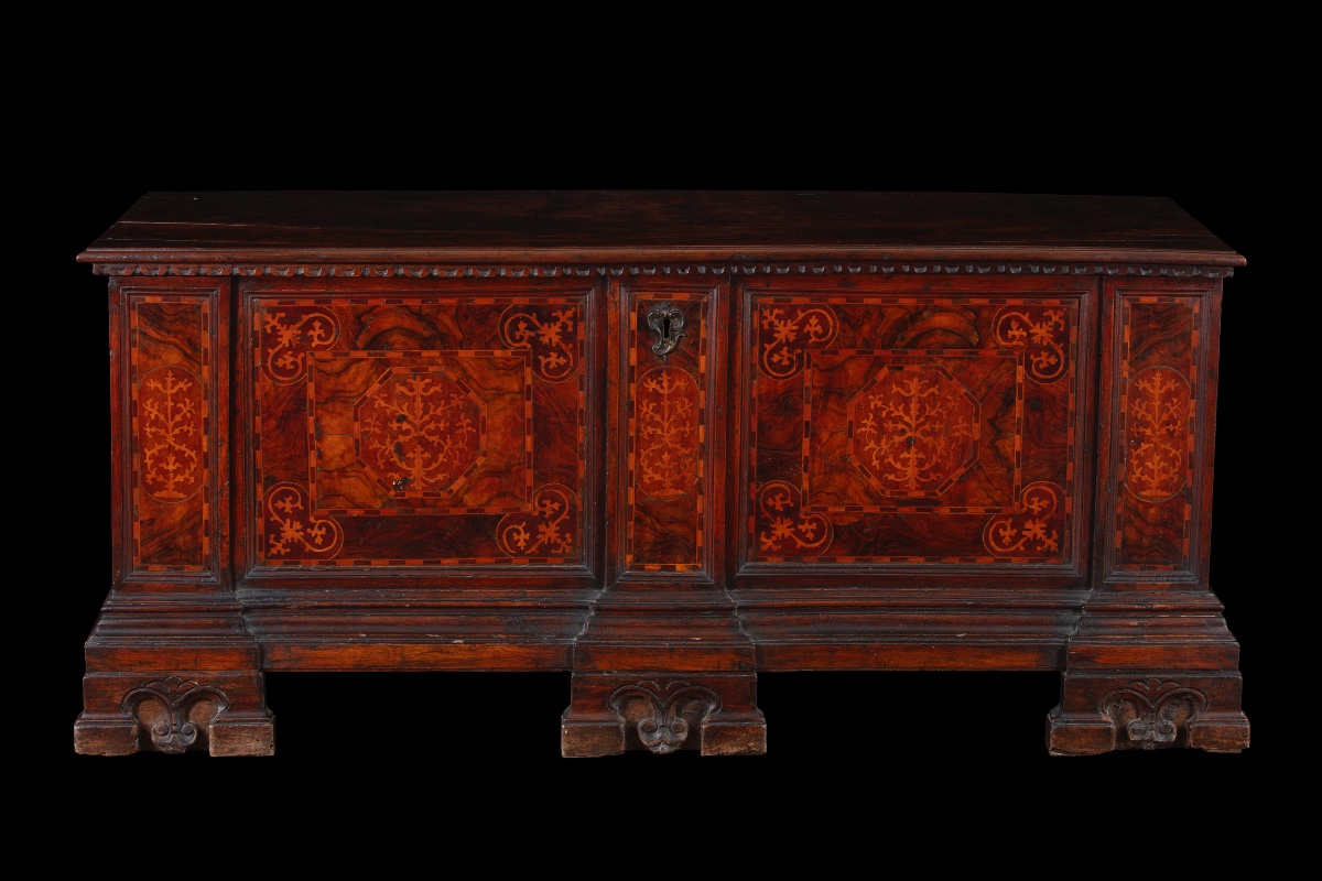 Walnut Chest With Decorative Inlays, Bergamo, Early 17th Century-photo-2