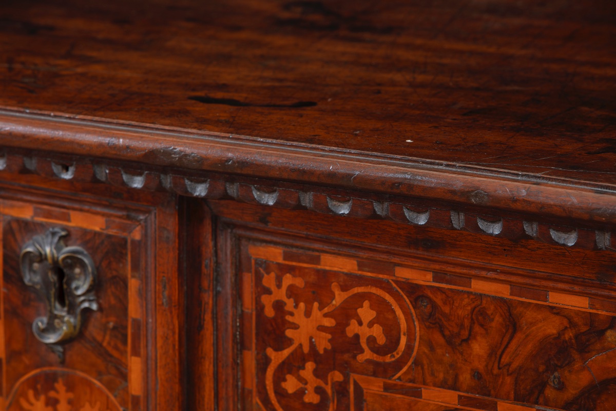 Walnut Chest With Decorative Inlays, Bergamo, Early 17th Century-photo-1