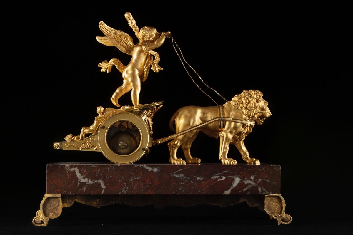 Pendule à Char Tiré Par Un Lion Signée Leroy à Paris-photo-4