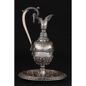 Grande Coupe En Argent Repoussé Et Richement Travaillé à Décor De Style Classique/renaissance