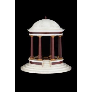 Temple néoclassique en marbres colorés, seconde moitié du XIXe siècle