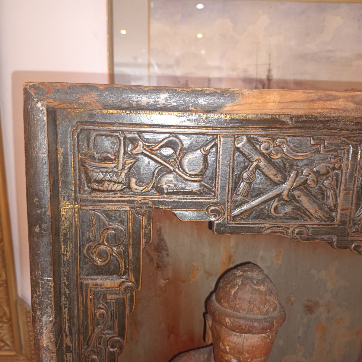 China Altar In Molded And Carved Wood Forming Niche Accommodating A Wooden Couple -photo-2