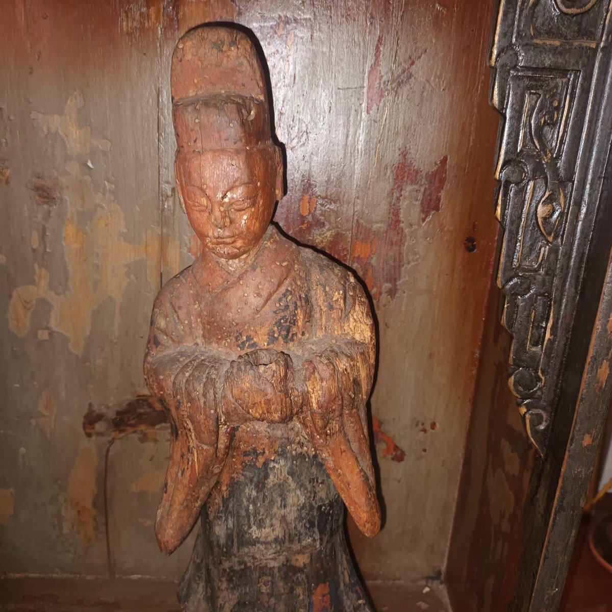 China Altar In Molded And Carved Wood Forming Niche Accommodating A Wooden Couple -photo-1