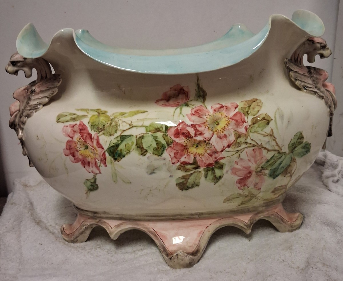 Delphin MASSIER (1836-1907),Vallauris, jardinière en faïence art nouveau 