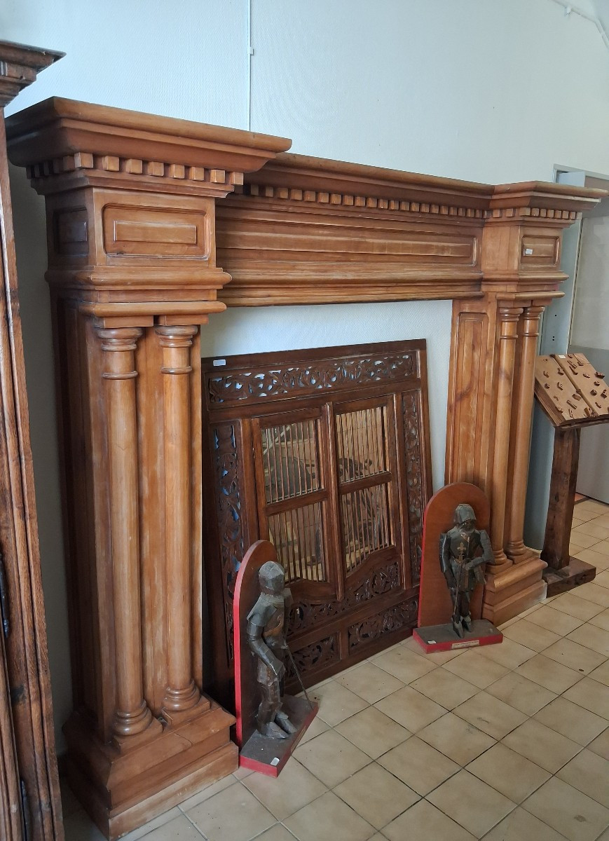 Grand et spectaculaire manteau de cheminée en ormeau 