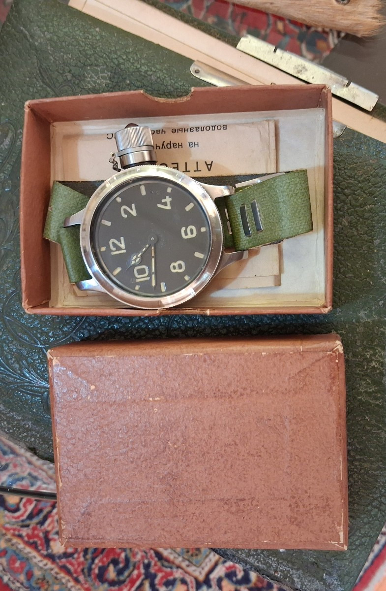 Montre de scaphandrier soviétique Zlaoust avec son certificat numéro 9146