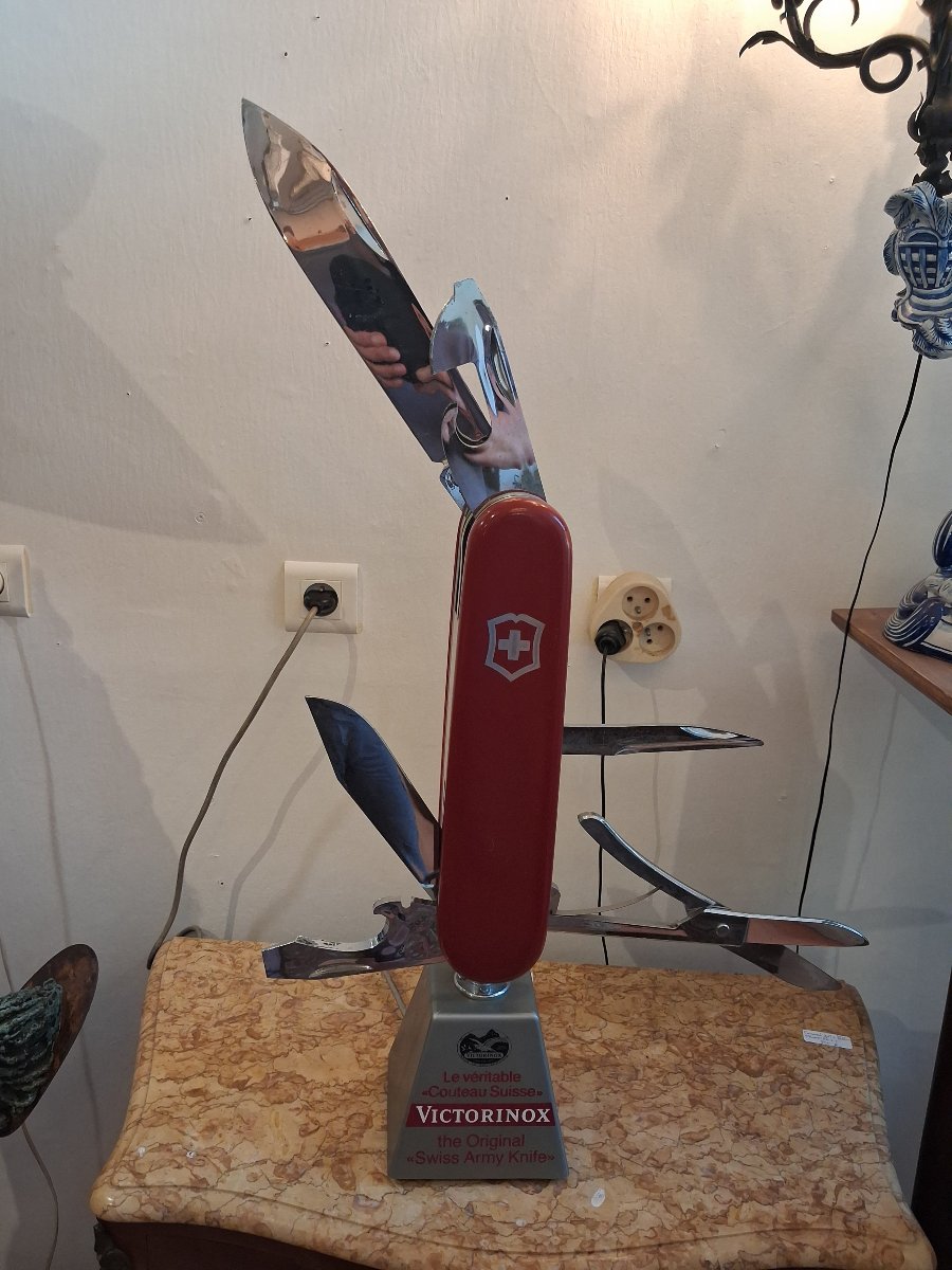 Tres grand couteau automate de vitrine VICTORINOX -photo-2