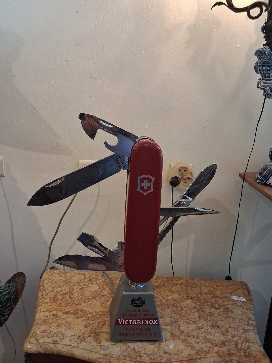 Tres grand couteau automate de vitrine VICTORINOX -photo-4