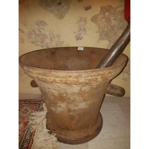 Very Large Mortar And Its Pestle In Cast Iron 17th-18th Century