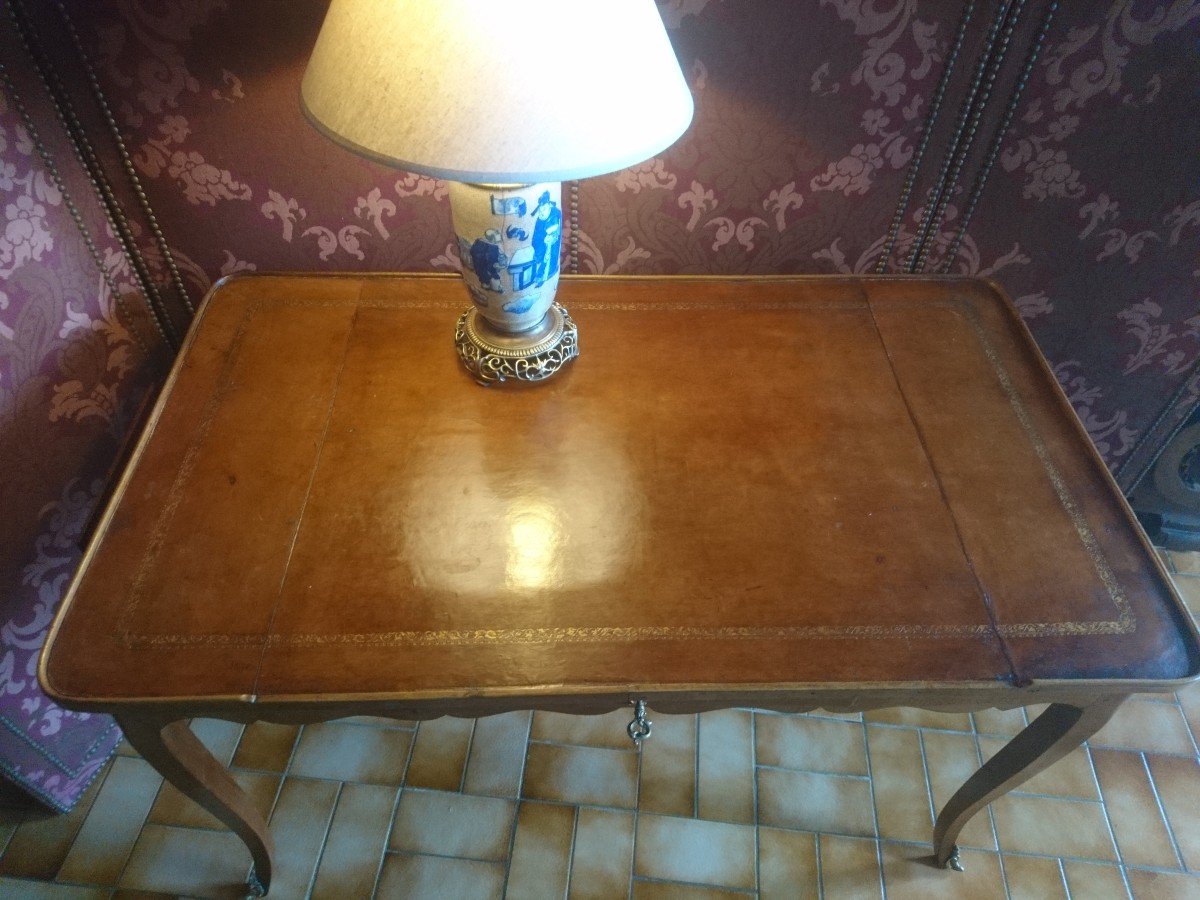 Bureau ou table à écrire 3 tiroirs Louis XV dessus cuir