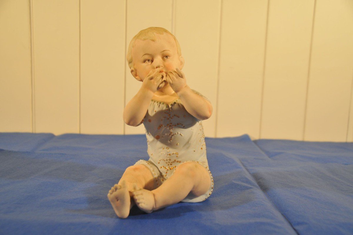 Quatre  Grand Sujet En Biscuit Allemand Heubach Bébé De Piano, -photo-1