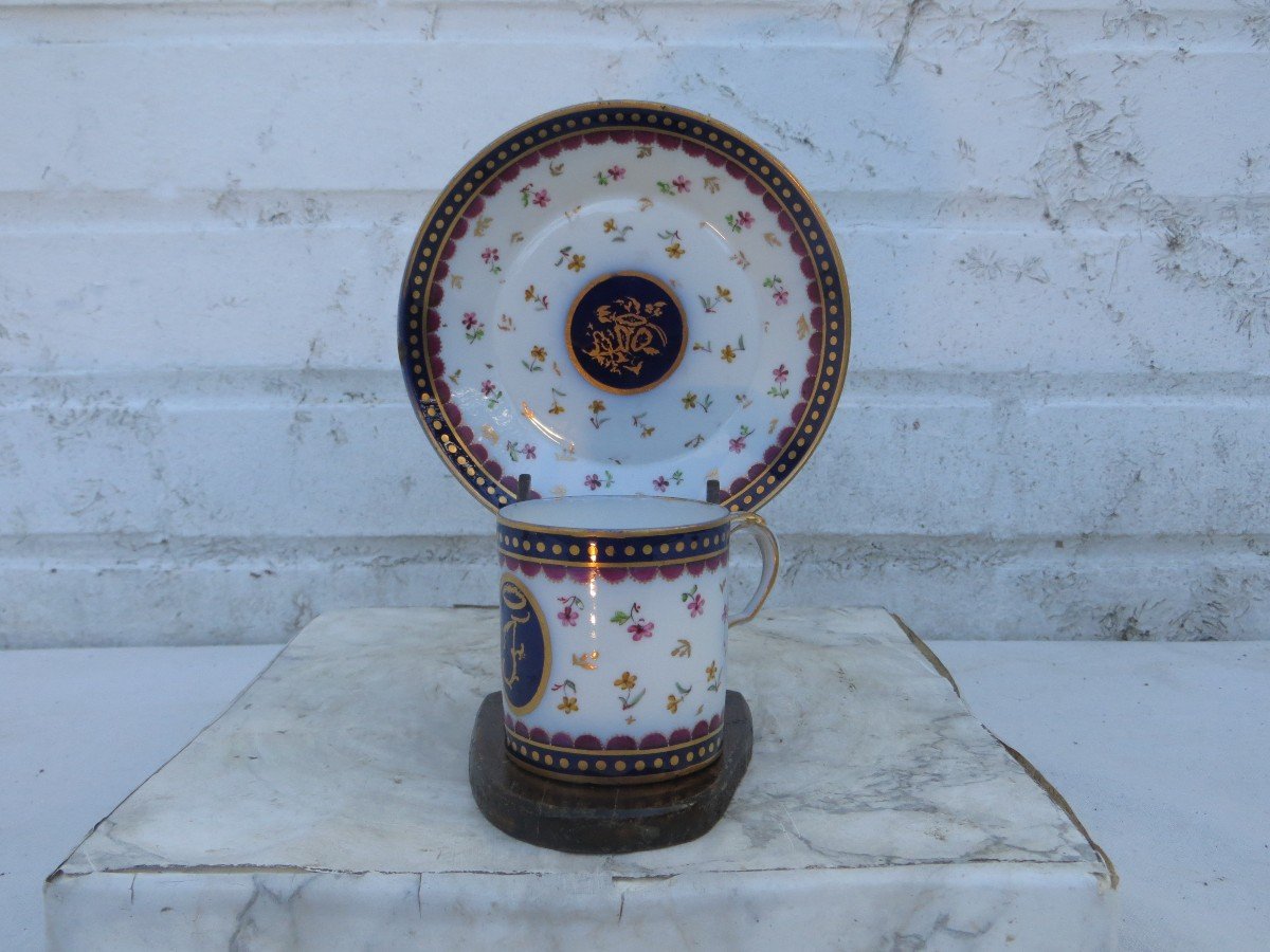 Tasse Litron Marque De La Manufacture Royale De Sèvres. 1784