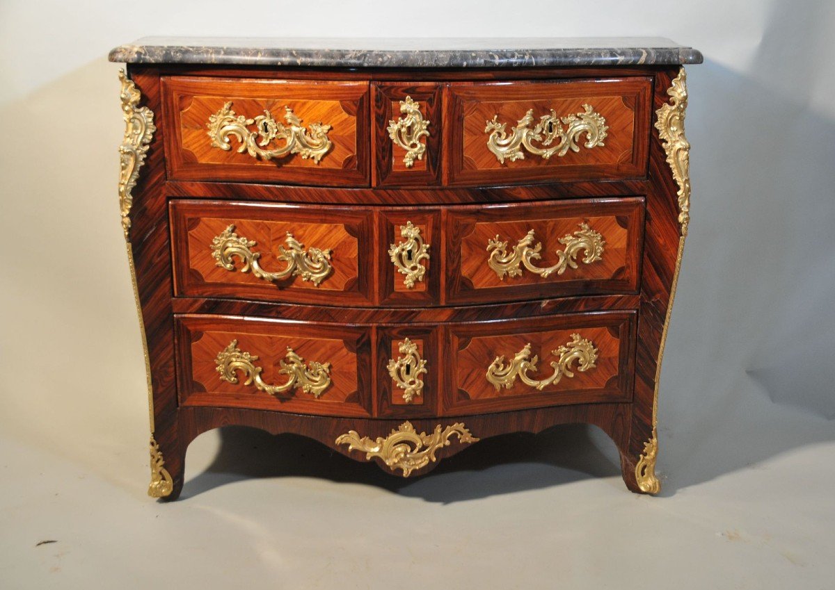 Commode D’epoque Louis XV En Bois De Rose Et De Violette Estampillée N*a* Lapie, Maitre En 1764