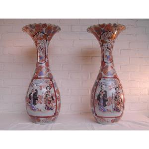 Importante Paire De Vases Cornet En Porcelaine Du Japon XIX’ Siècle 
