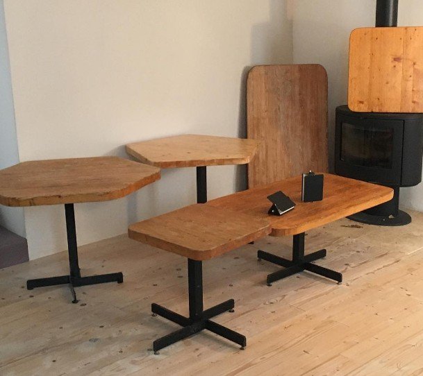 Table Pentagonale  De Charlotte Perriand  Pour La Station De Ski Les Arcs 1970-photo-1